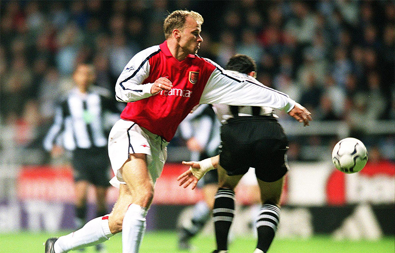 Dennis Bergkamp – Arsenal vs Newcastle (2002)